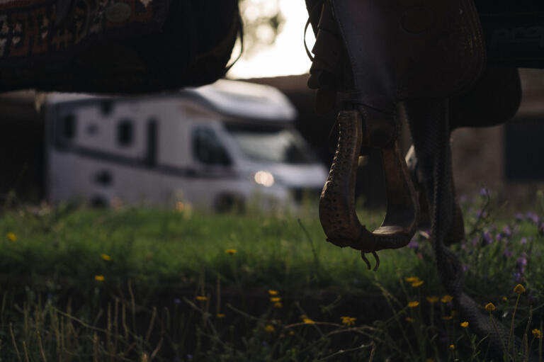 2023 Korbinian Seifert Photography Lifestyle Automotive Caravan Laika ecovip horseranch 02