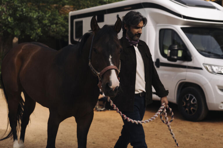 2023 Korbinian Seifert Photography Lifestyle Automotive Caravan Laika ecovip horseranch 03