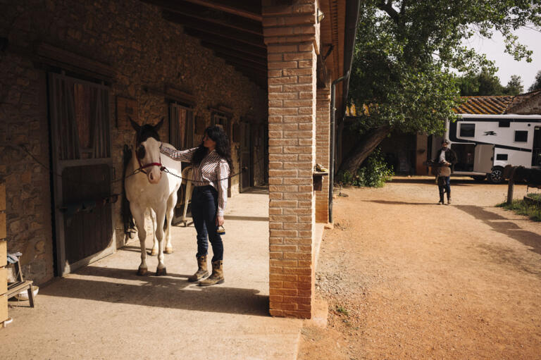 2023 Korbinian Seifert Photography Lifestyle Automotive Caravan Laika ecovip horseranch 06