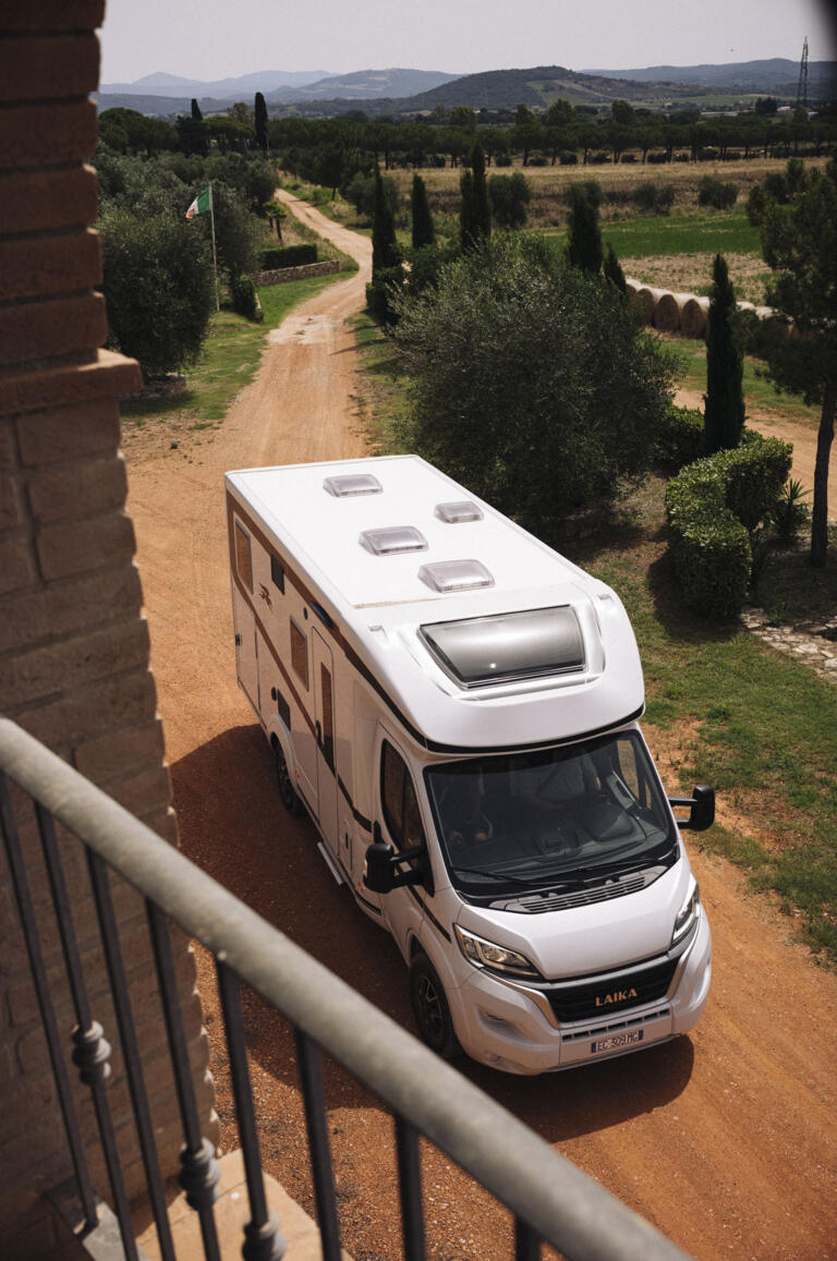 2023 Korbinian Seifert Photography Lifestyle Automotive Caravan Laika ecovip horseranch 07