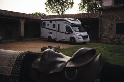 2023 Korbinian Seifert Photography Lifestyle Automotive Caravan Laika ecovip horseranch 01