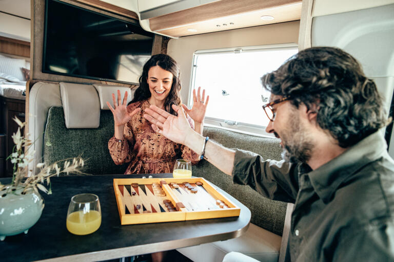 Laika Ecovip lifestyle automotive Fotografie in den Hügeln von Siena