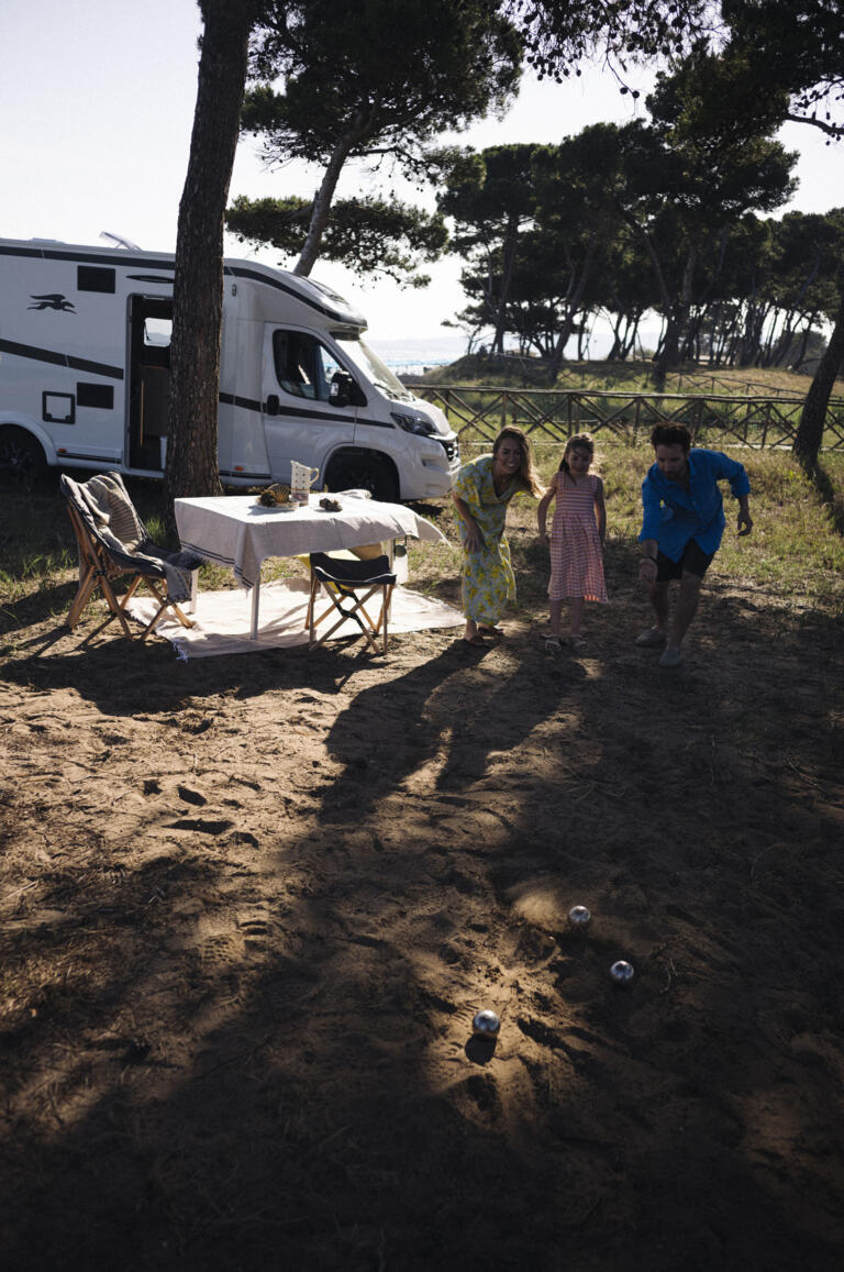 2023 Korbinian Seifert Photography Lifestyle Automotive Caravan Laika Kosmo beach 04