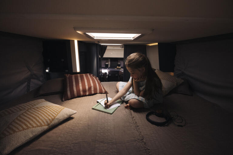 2023 Korbinian Seifert Photography Lifestyle Automotive Caravan Laika Kosmo beach 12