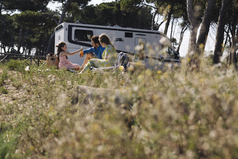 2023 Korbinian Seifert Photography Lifestyle Automotive Caravan Laika Kosmo beach 21