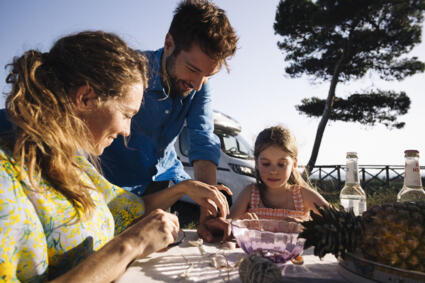 2023 Korbinian Seifert Photography Lifestyle Automotive Caravan Laika Kosmo beach 06