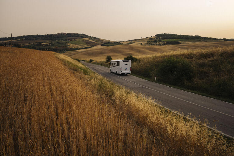 2023 Korbinian Seifert Photography Lifestyle Automotive Caravan Laika Kreos 07