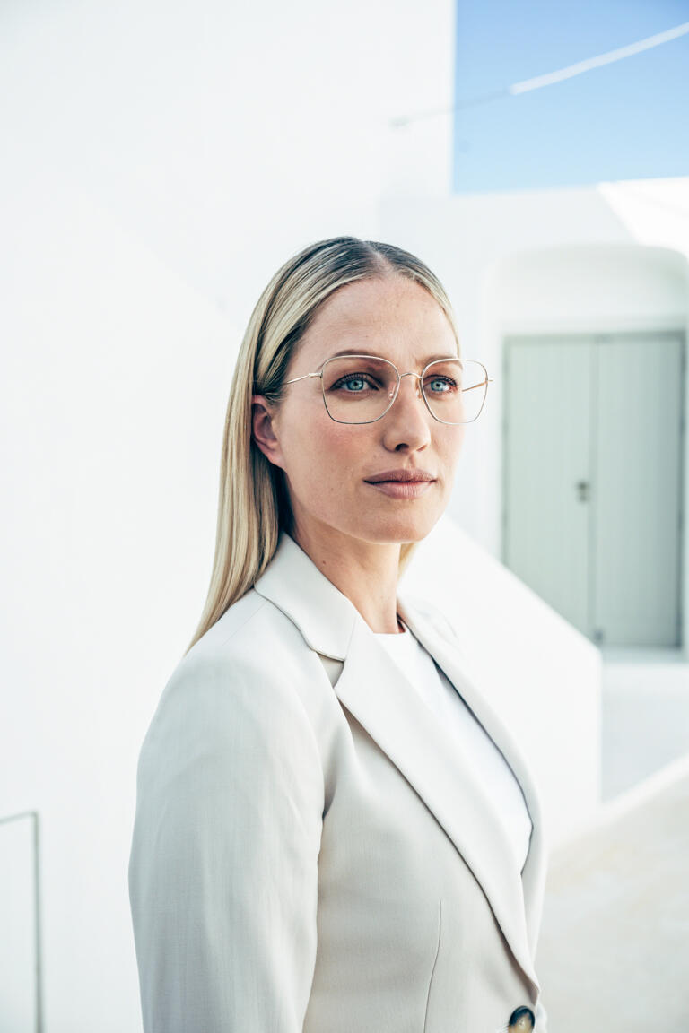 Fotoshooting für die Rodenstock Brillenfassungen Kollektion 2022 auf der Insel Santorini zusammen mit der Agentur Pascher Heinz