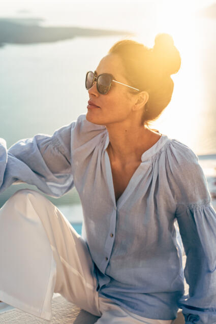 Fotoshooting für die Rodenstock Brillenfassungen Kollektion 2022 auf der Insel Santorini zusammen mit der Agentur Pascher Heinz